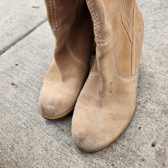 Timberland Calf Height Boots - Picture 3 of 6